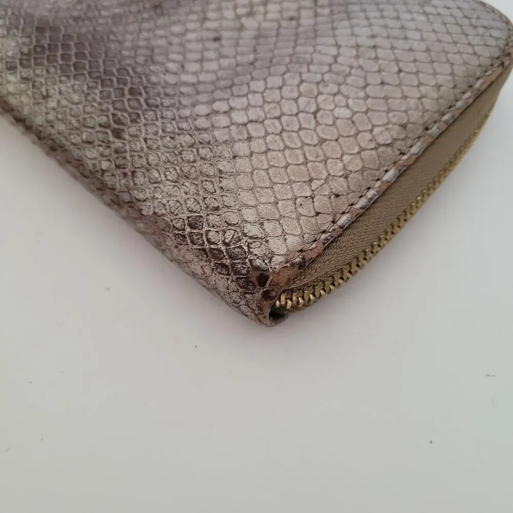See By Chloe Leather Long Wallet Metalic Silver Zip Around‎ Designer Clutch
